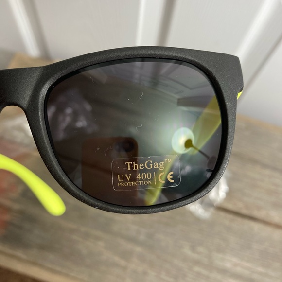 NEW sunglasses 2 pairs - Picture 2 of 3